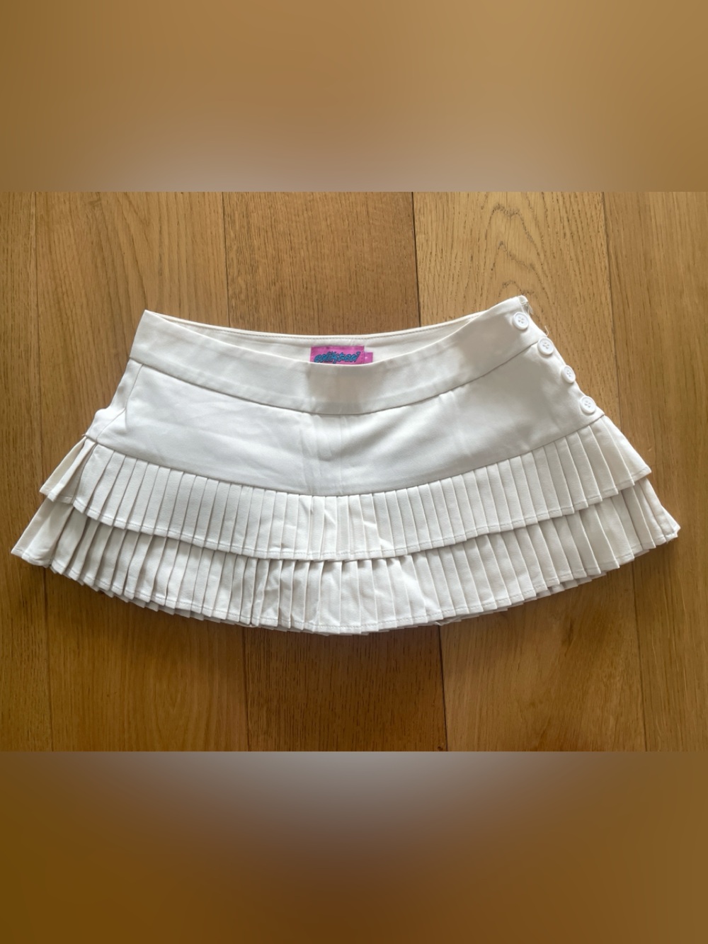 Edikted White Pleated Super Mini Skirt